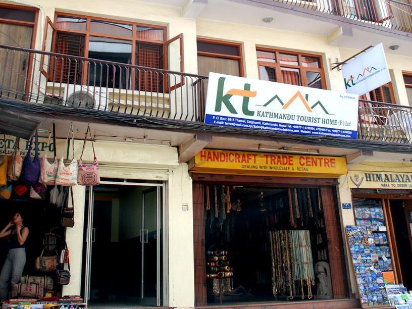 Oyo 166 Kathmandu Tourist Home Buitenkant foto
