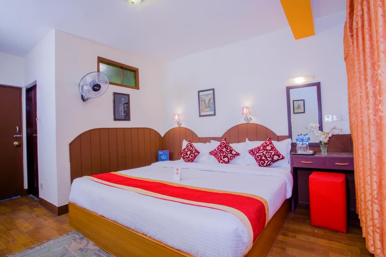 Oyo 166 Kathmandu Tourist Home Buitenkant foto