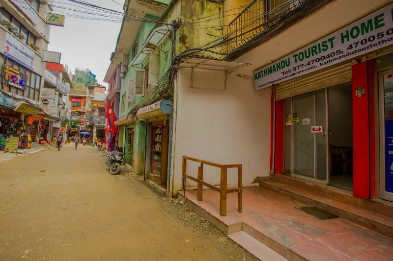 Oyo 166 Kathmandu Tourist Home Buitenkant foto